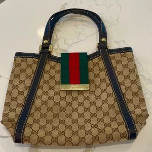 GUCCI - Authentic monogram hangbag; medium size; good condition; barely used